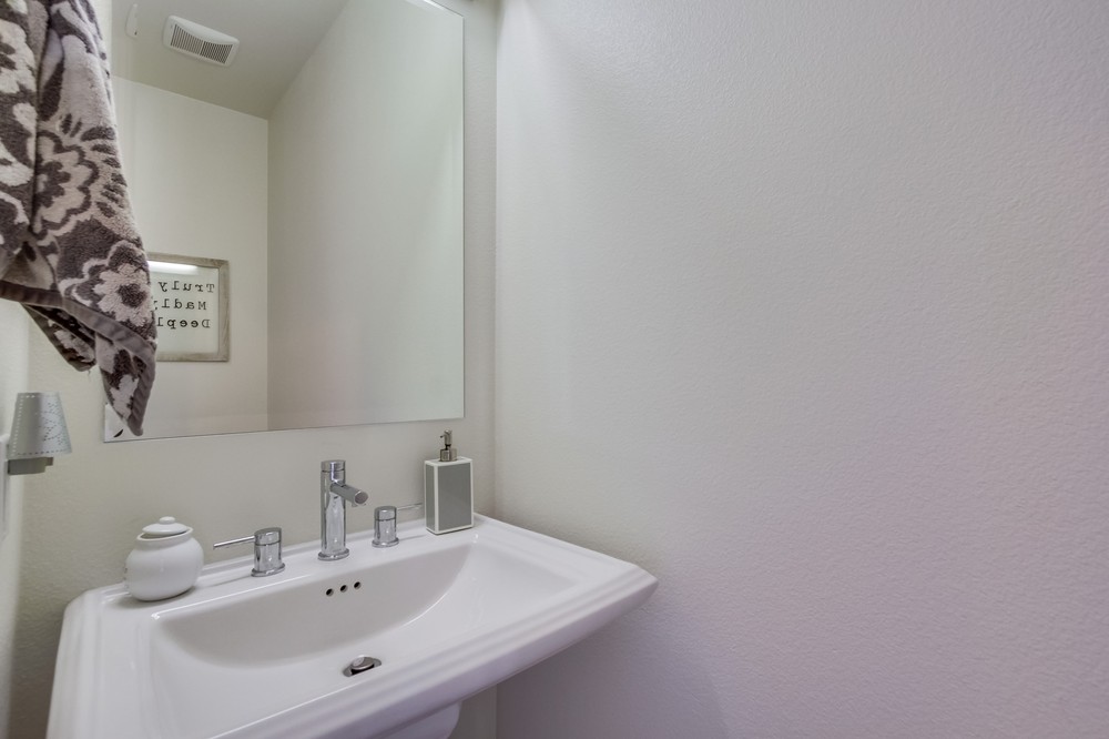 Virtual tour photo 18 of 38 for 2820 Carleton St #28