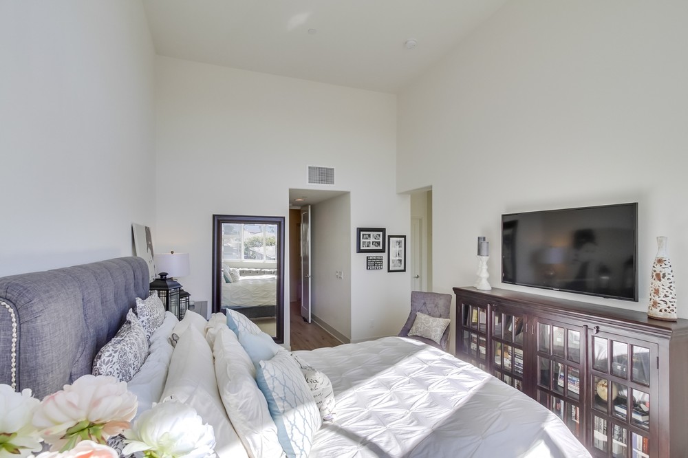 Virtual tour photo 28 of 38 for 2820 Carleton St #28