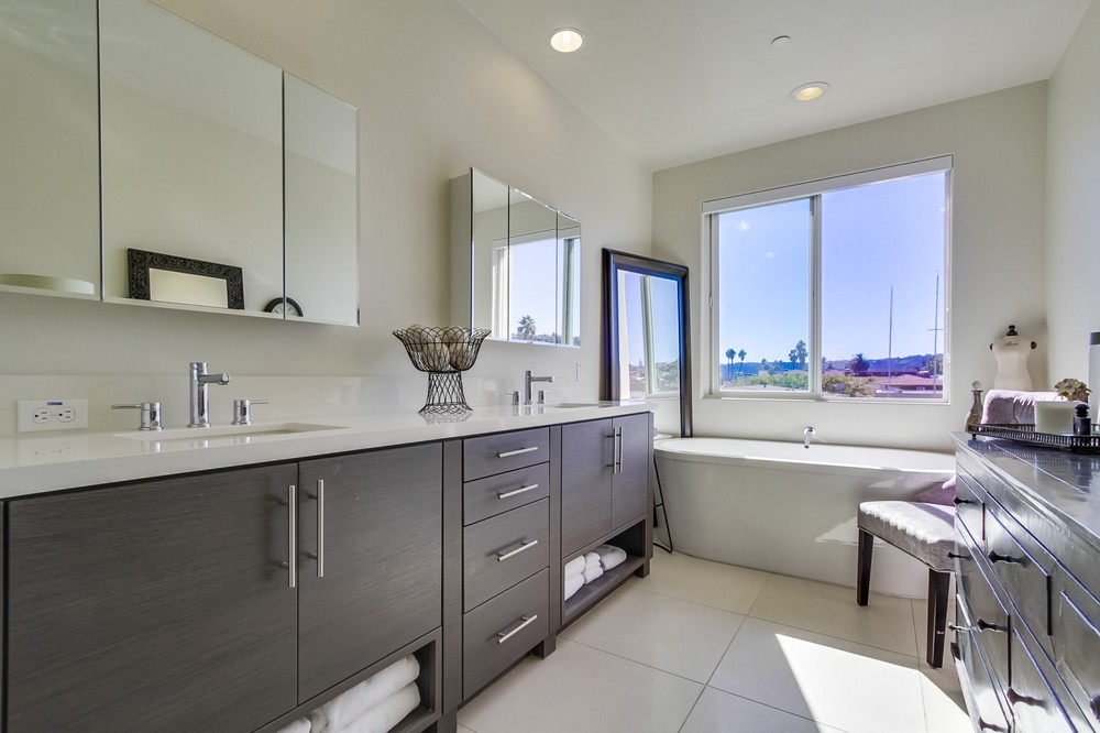 Virtual tour photo 29 of 38 for 2820 Carleton St #28