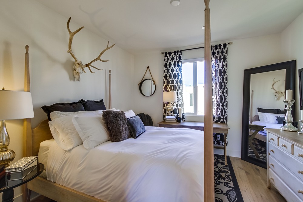 Virtual tour photo 33 of 38 for 2820 Carleton St #28