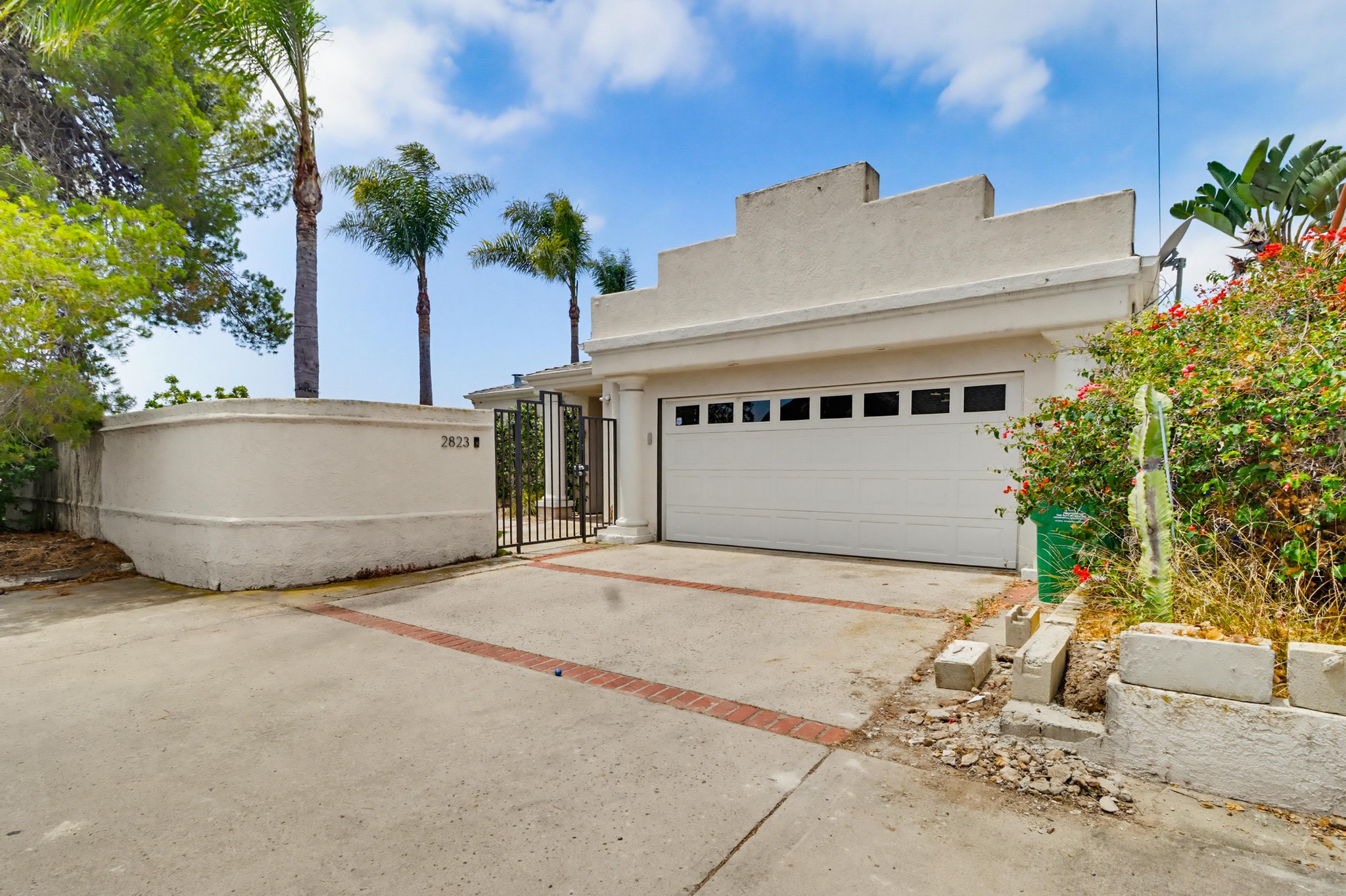 Virtual tour photo 1 of 51 for 2823 Vancouver Ave