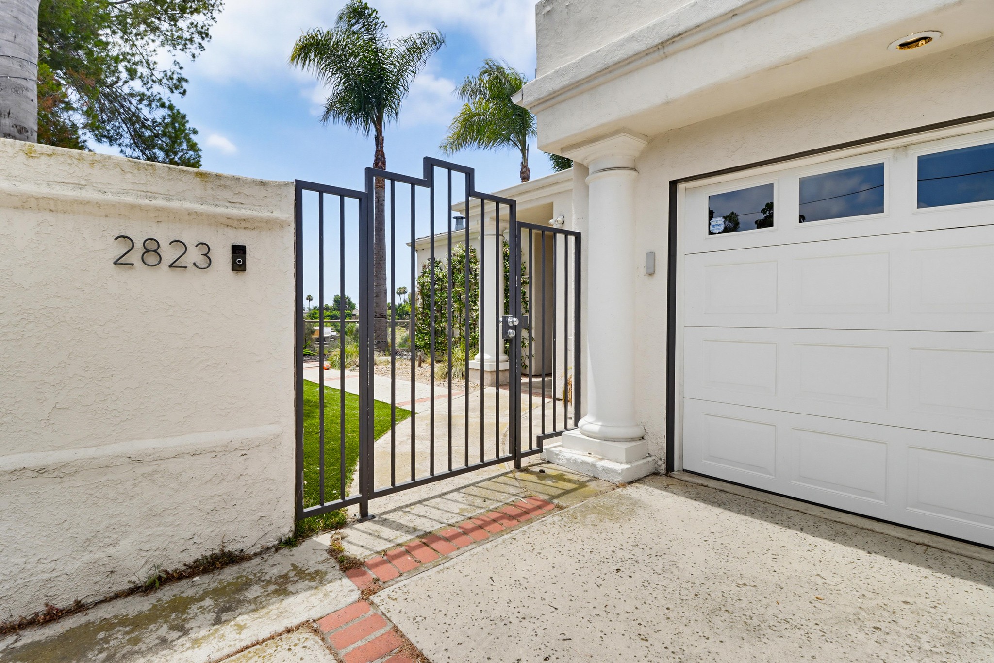 Virtual tour photo 4 of 51 for 2823 Vancouver Ave