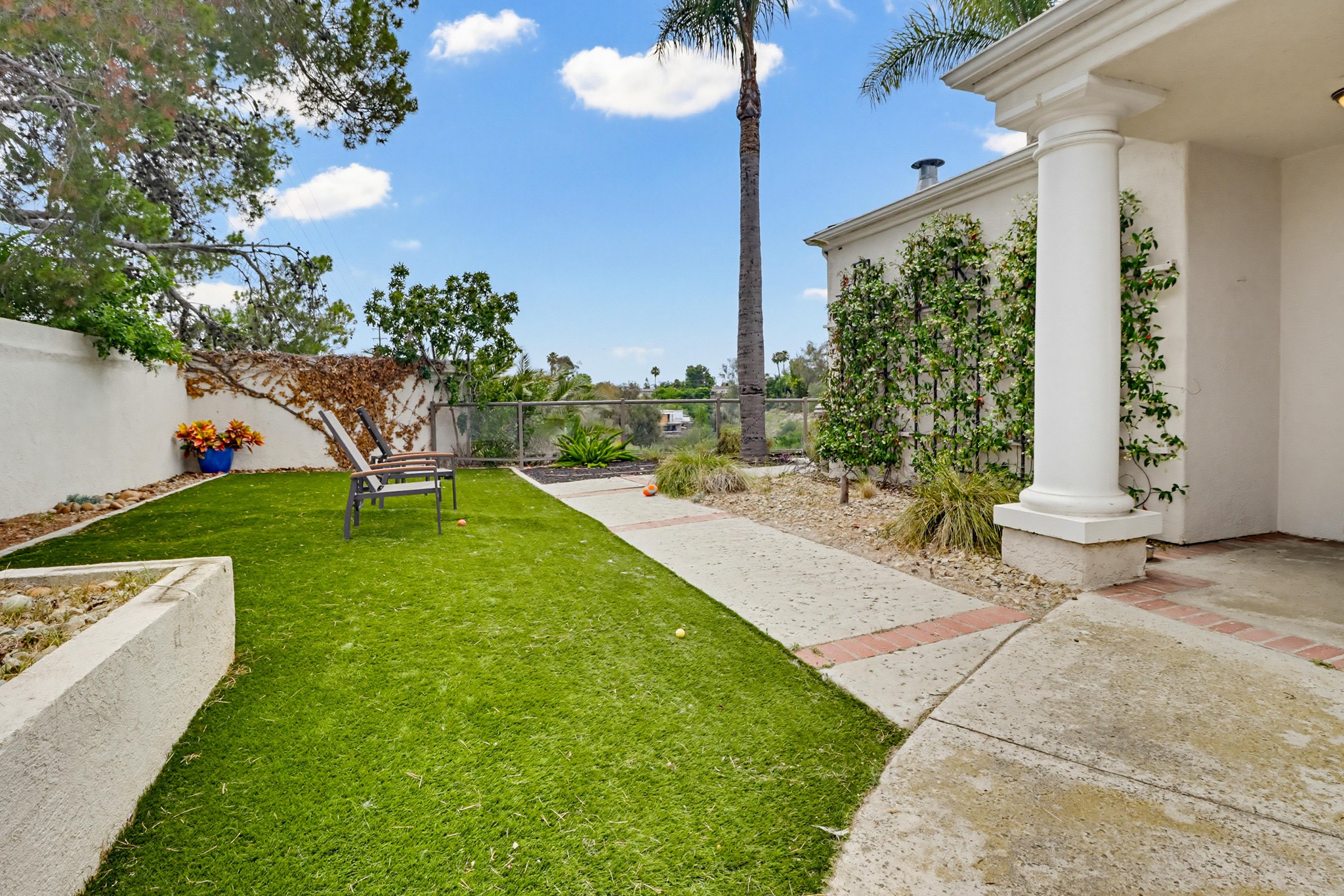 Virtual tour photo 5 of 51 for 2823 Vancouver Ave