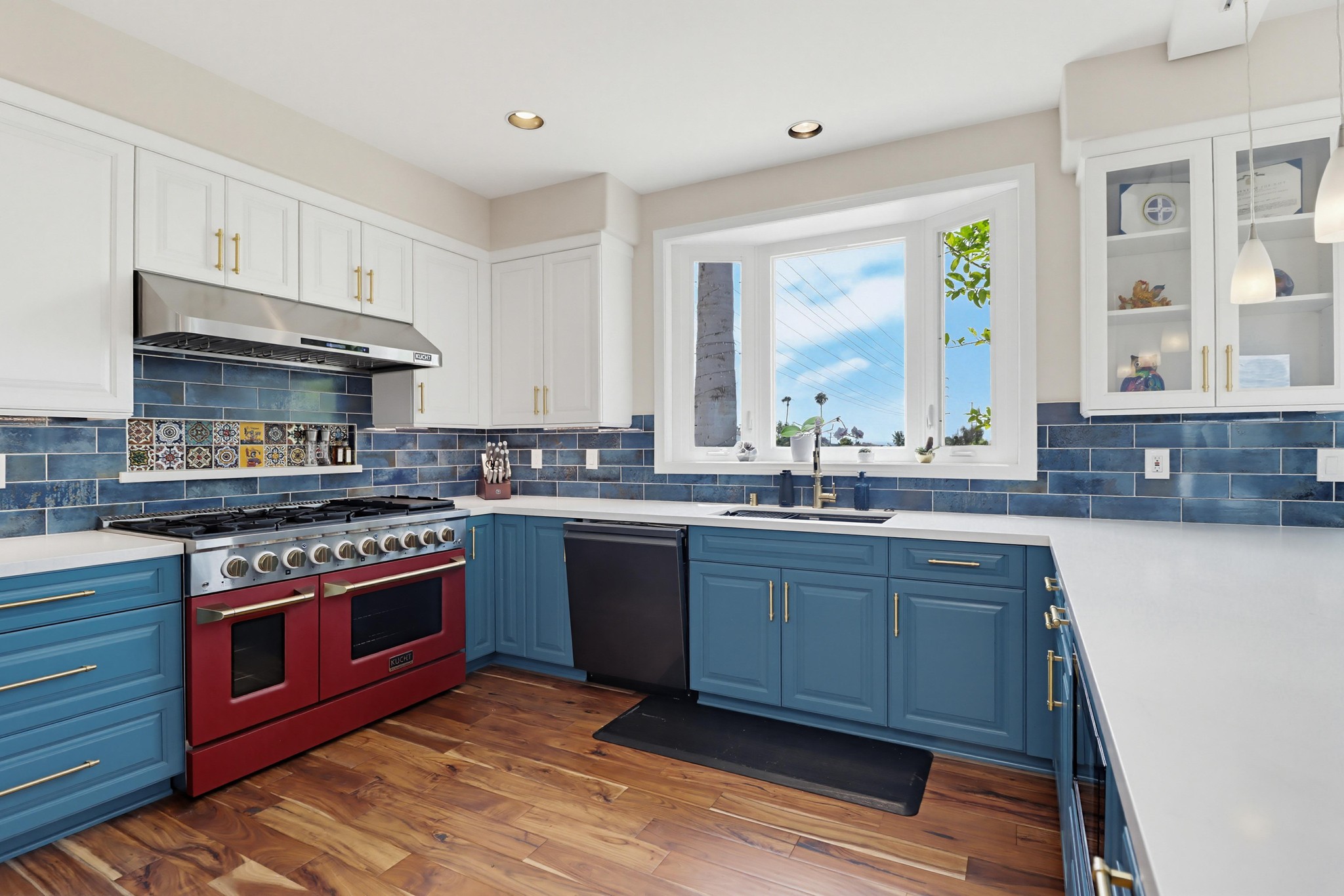 Virtual tour photo 11 of 51 for 2823 Vancouver Ave