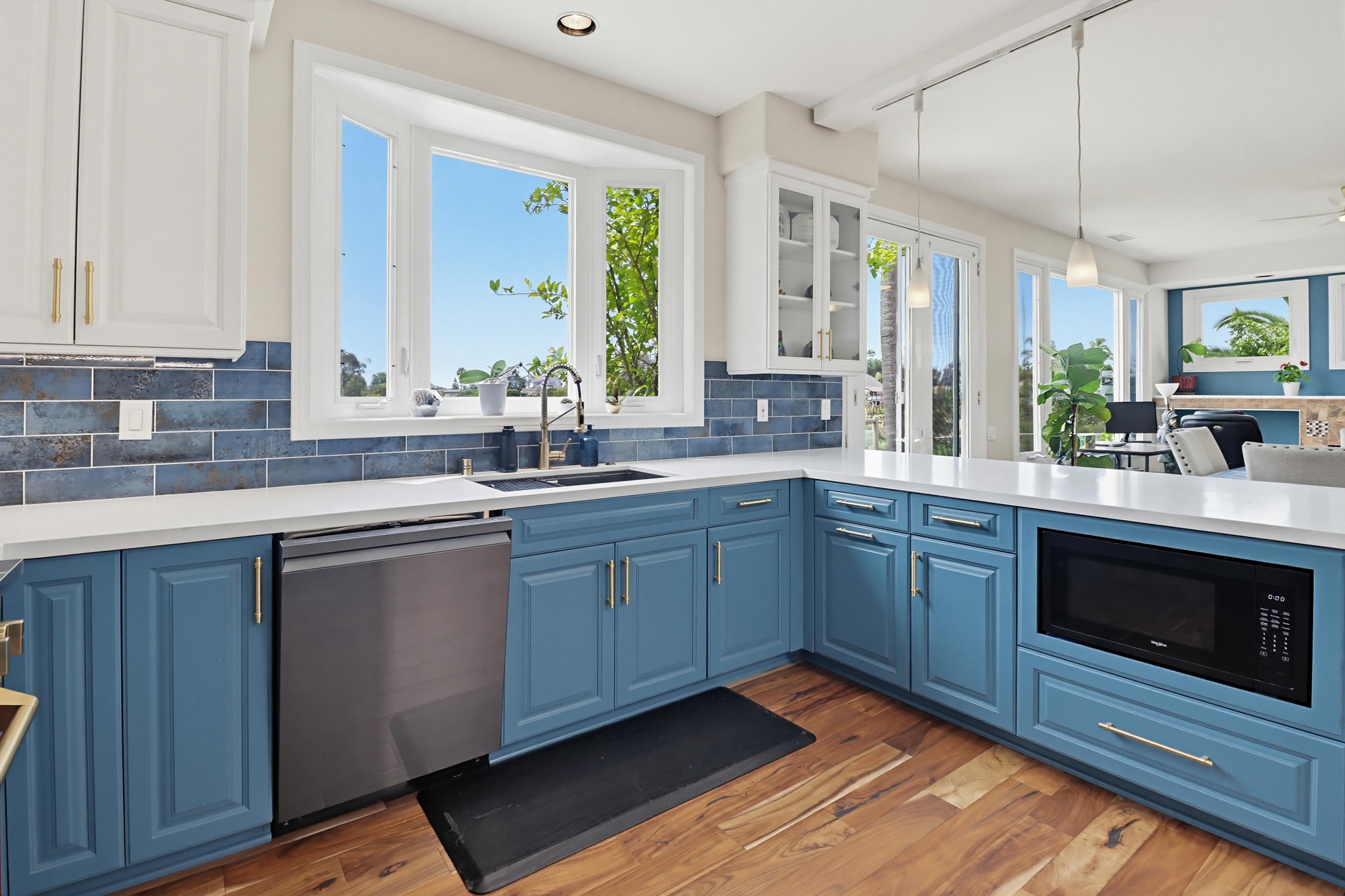 Virtual tour photo 12 of 51 for 2823 Vancouver Ave