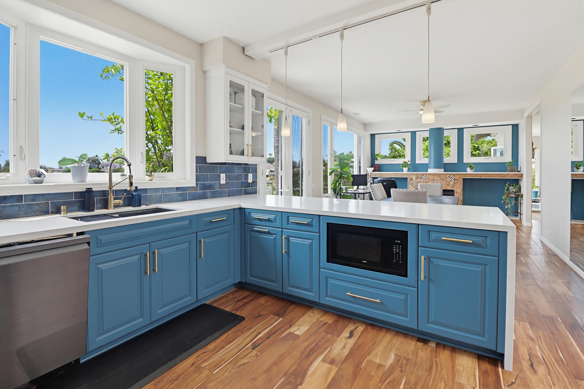Virtual tour photo 13 of 51 for 2823 Vancouver Ave