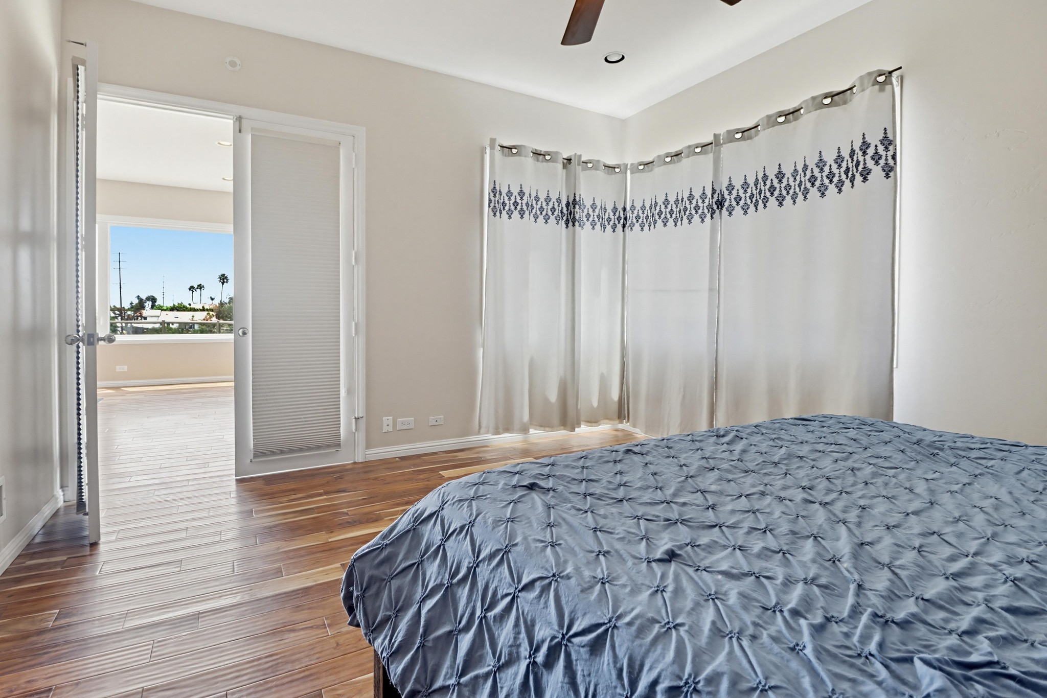 Virtual tour photo 30 of 51 for 2823 Vancouver Ave