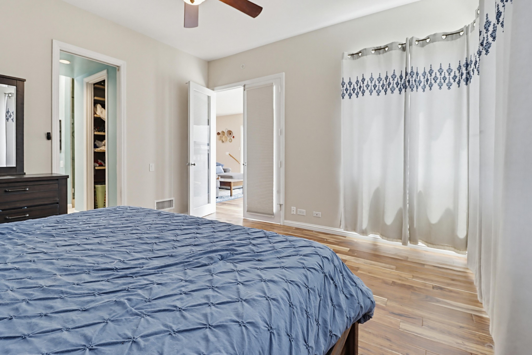 Virtual tour photo 32 of 51 for 2823 Vancouver Ave