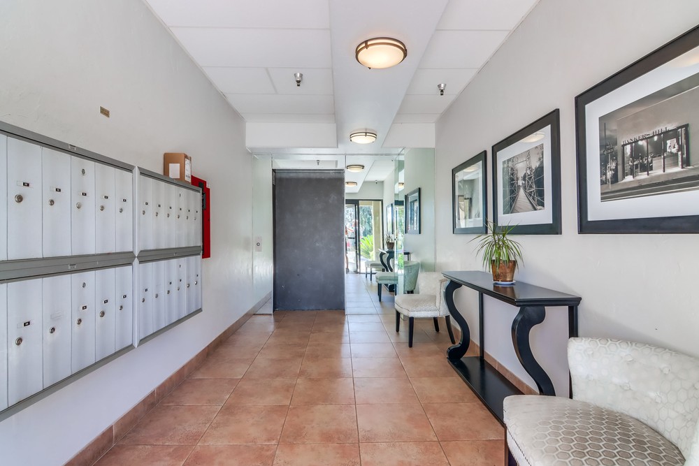 Virtual tour photo 5 of 32 for 2825 Third Ave