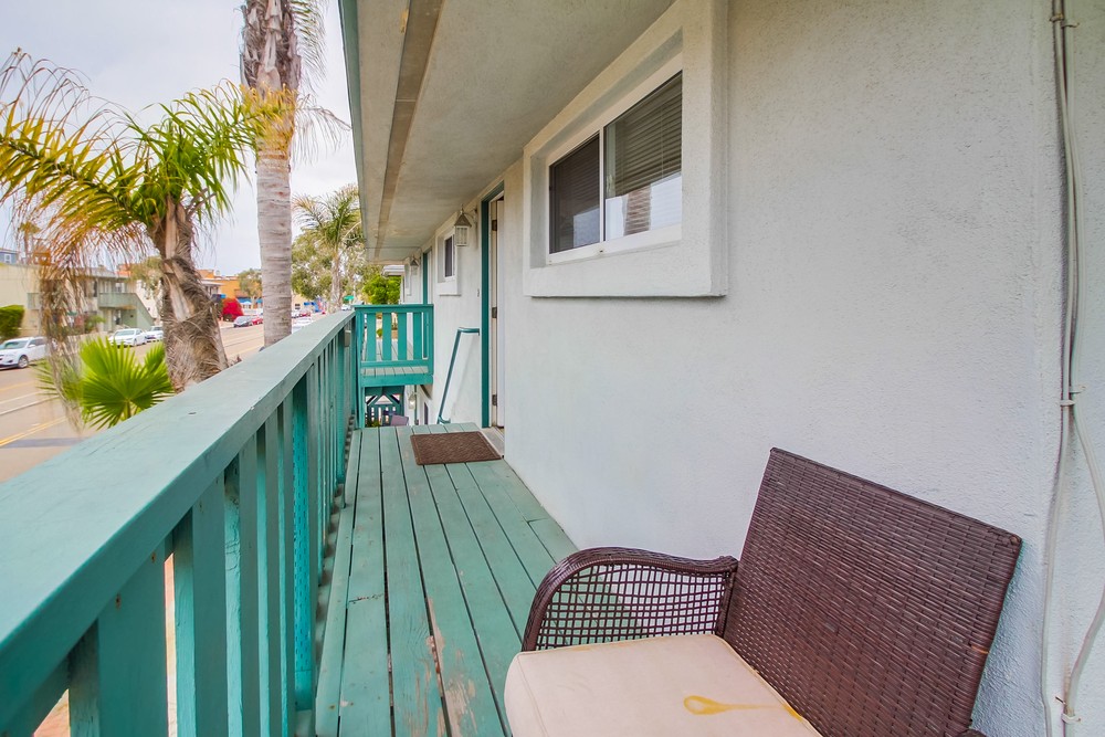 Virtual tour photo 10 of 36 for 2827 Mission Blvd
