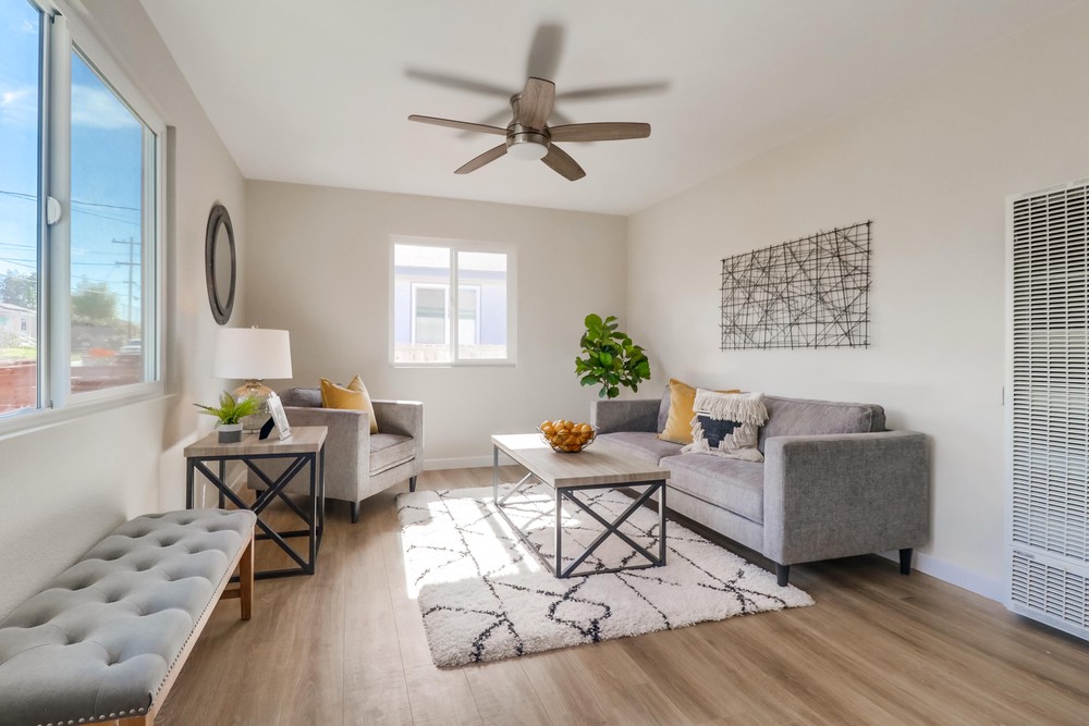Virtual tour photo 9 of 73 for 2828 Comstock St