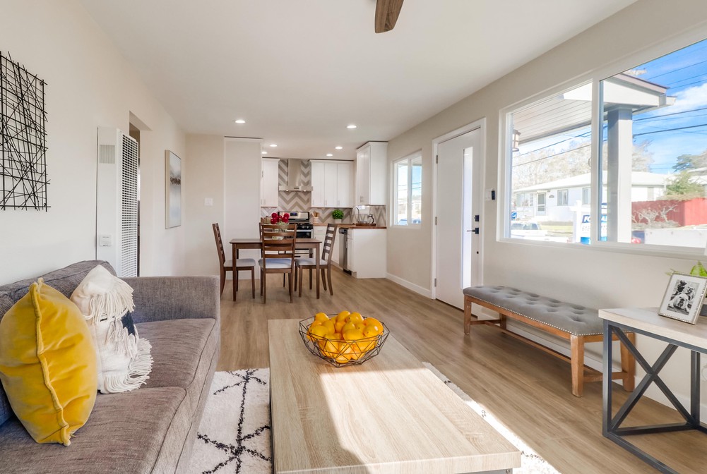 Virtual tour photo 11 of 73 for 2828 Comstock St