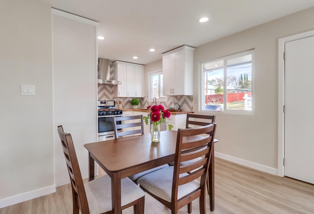 Virtual tour photo 16 of 73 for 2828 Comstock St