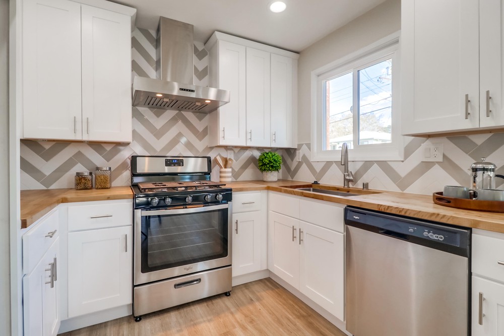 Virtual tour photo 19 of 73 for 2828 Comstock St