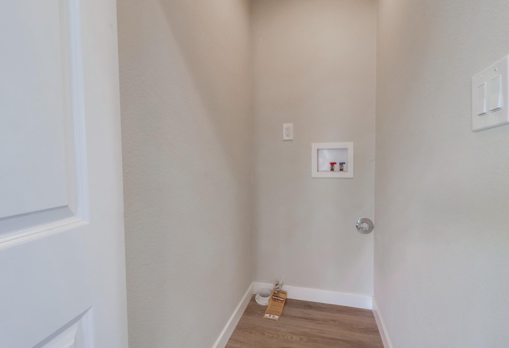 Virtual tour photo 30 of 73 for 2828 Comstock St