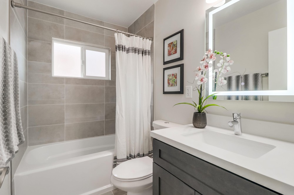 Virtual tour photo 65 of 73 for 2828 Comstock St