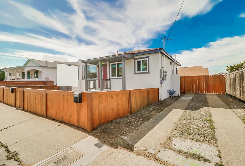 Virtual tour photo 73 of 73 for 2828 Comstock St