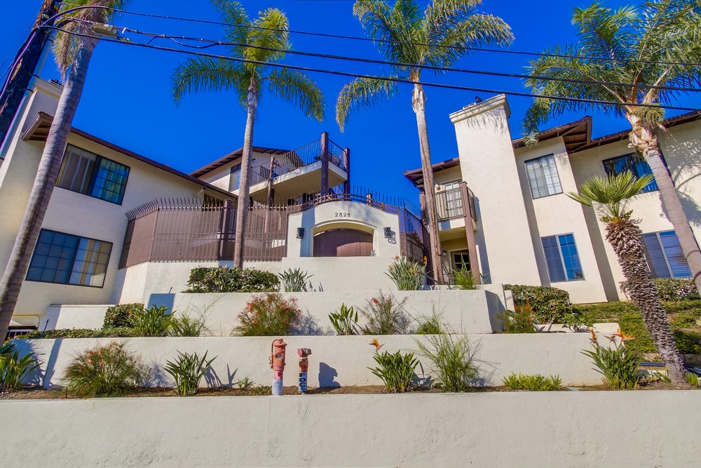 Virtual tour photo 3 of 51 for 2828 Famosa Blvd #305