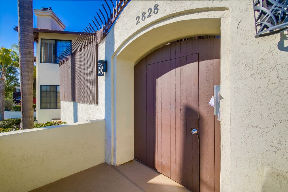 Virtual tour photo 7 of 51 for 2828 Famosa Blvd #305