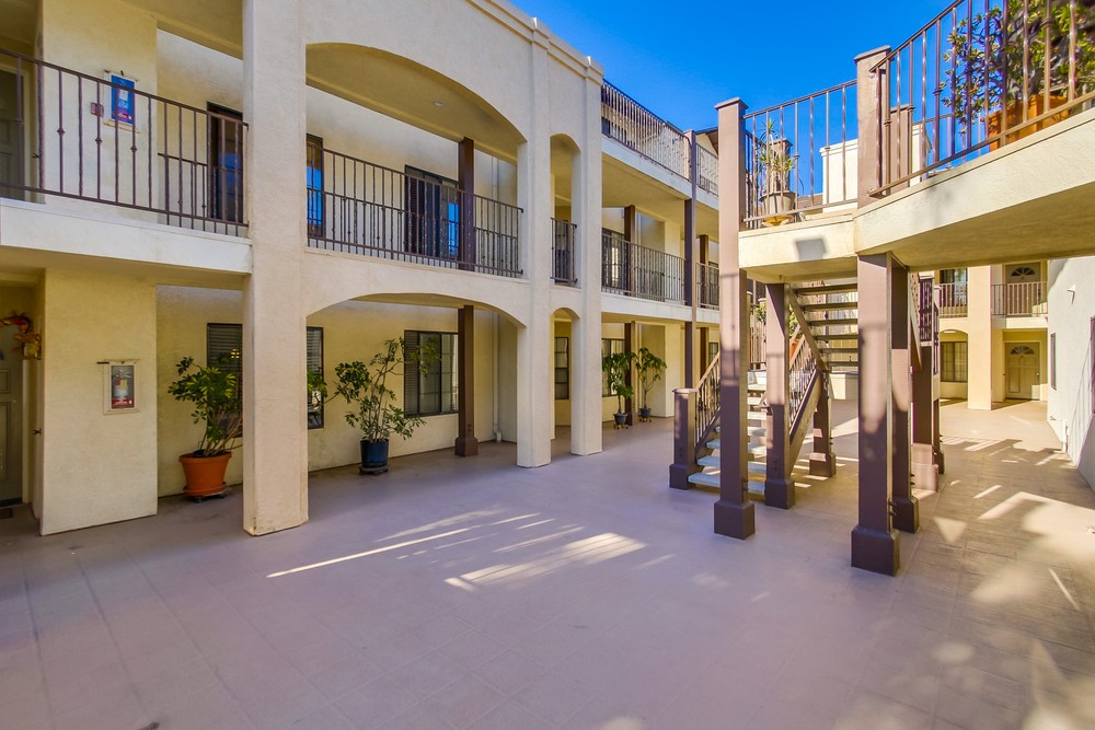 Virtual tour photo 12 of 51 for 2828 Famosa Blvd #305