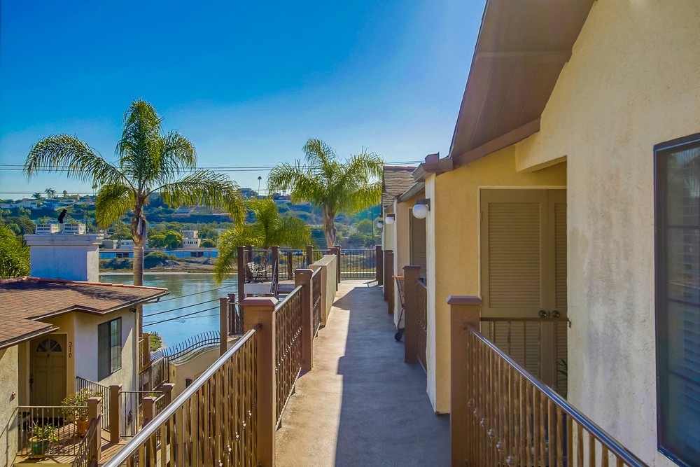 Virtual tour photo 16 of 51 for 2828 Famosa Blvd #305