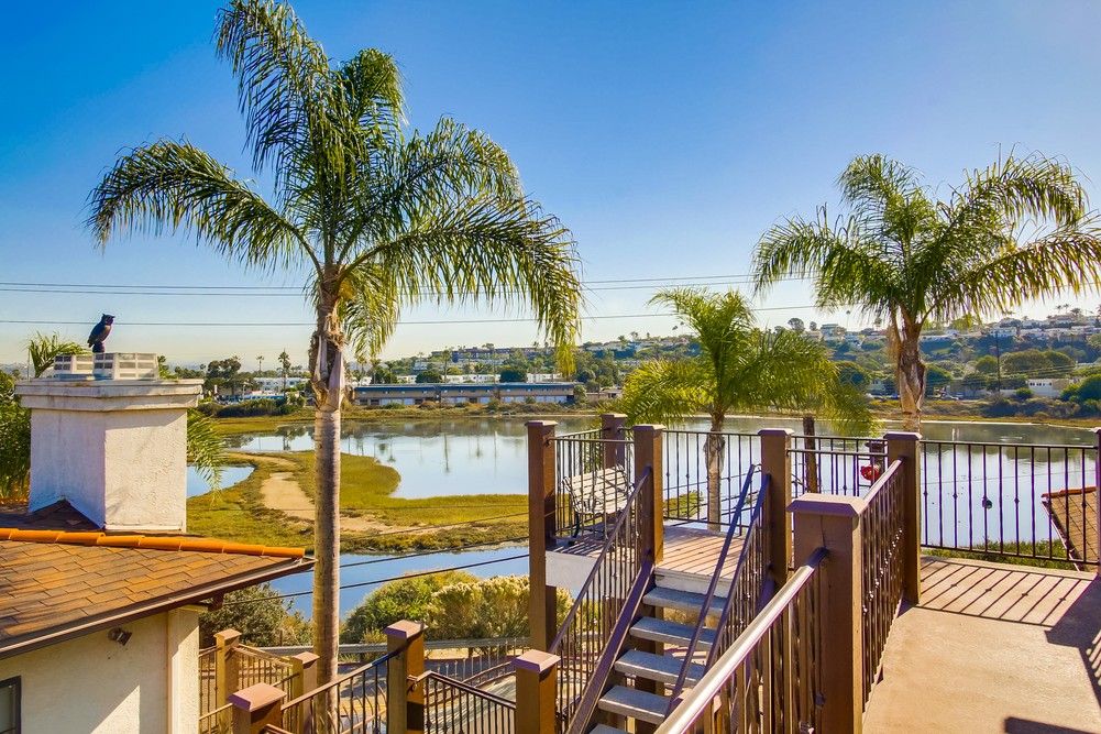 Virtual tour photo 17 of 51 for 2828 Famosa Blvd #305