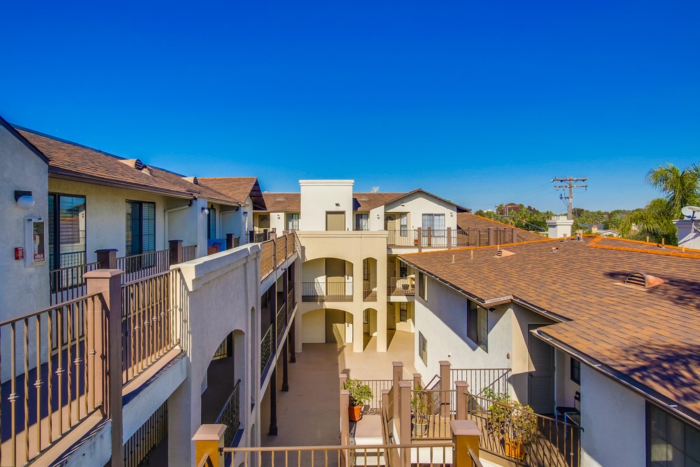 Virtual tour photo 21 of 51 for 2828 Famosa Blvd #305
