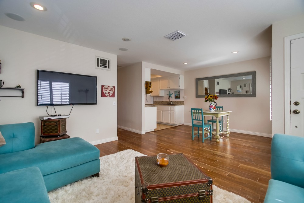Virtual tour photo 25 of 51 for 2828 Famosa Blvd #305