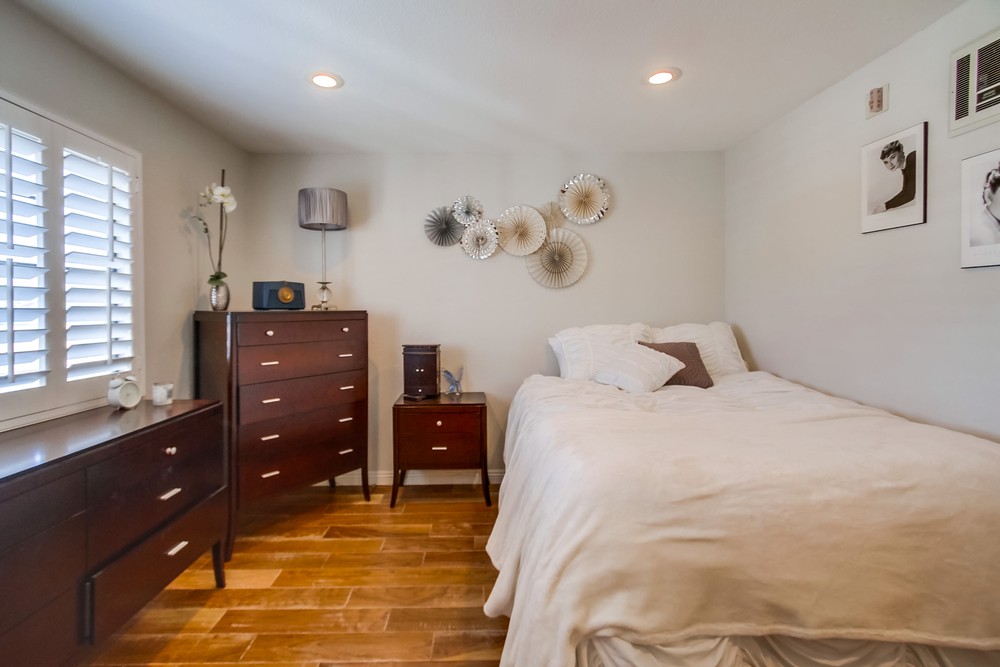 Virtual tour photo 38 of 51 for 2828 Famosa Blvd #305
