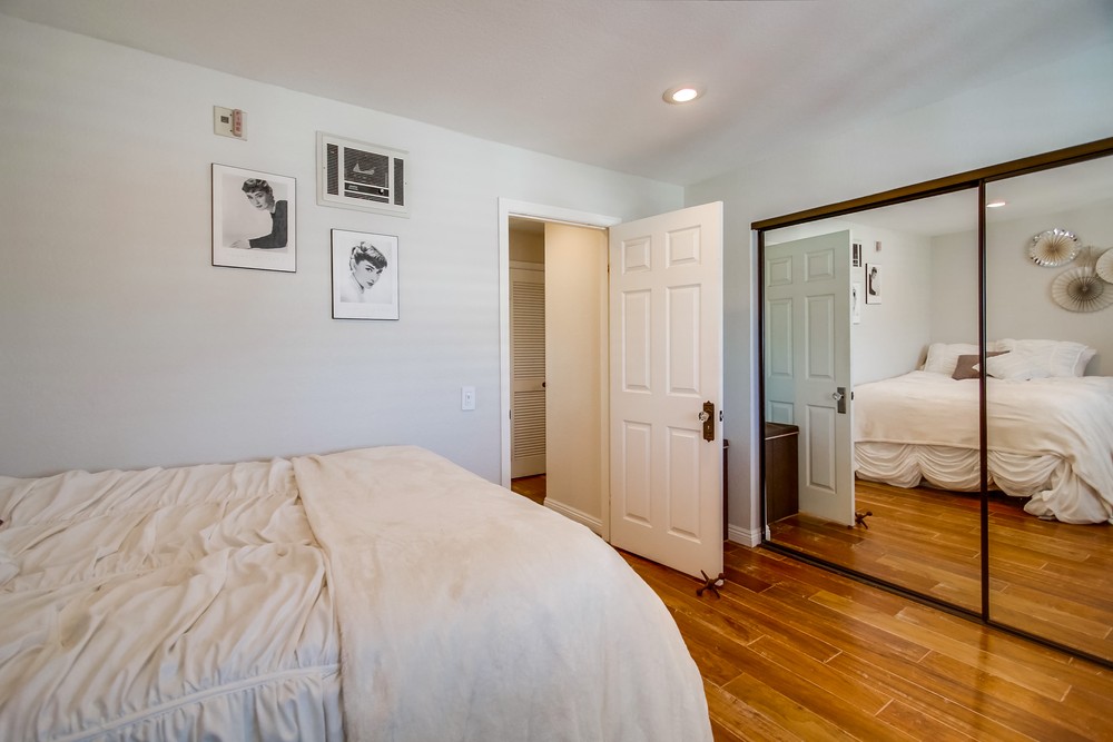 Virtual tour photo 40 of 51 for 2828 Famosa Blvd #305
