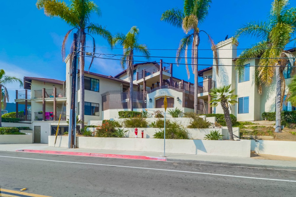 Virtual tour photo 1 of 38 for 2828 Famosa Blvd UNIT 305