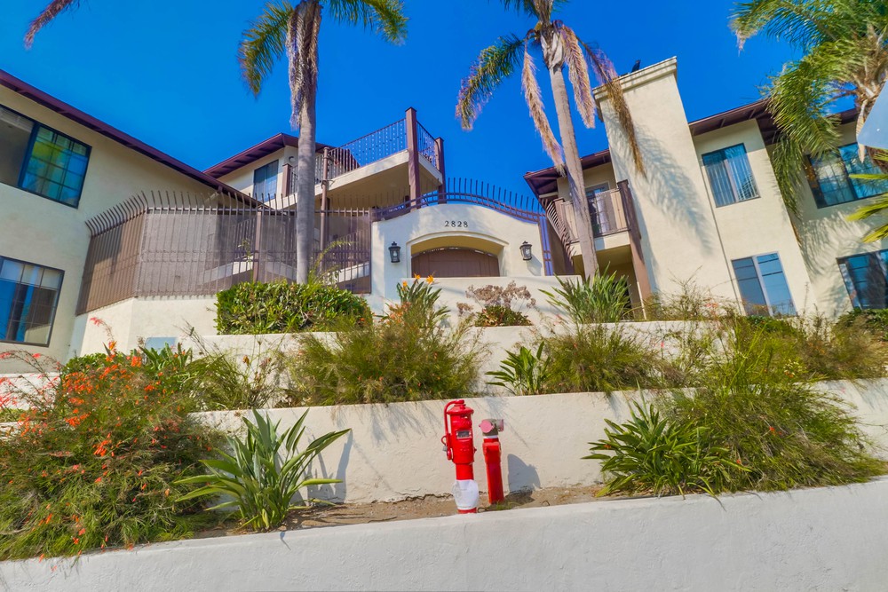 Virtual tour photo 4 of 38 for 2828 Famosa Blvd UNIT 305