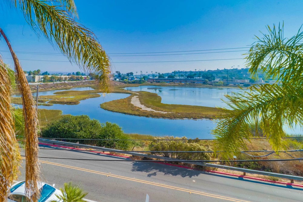 Virtual tour photo 10 of 38 for 2828 Famosa Blvd UNIT 305