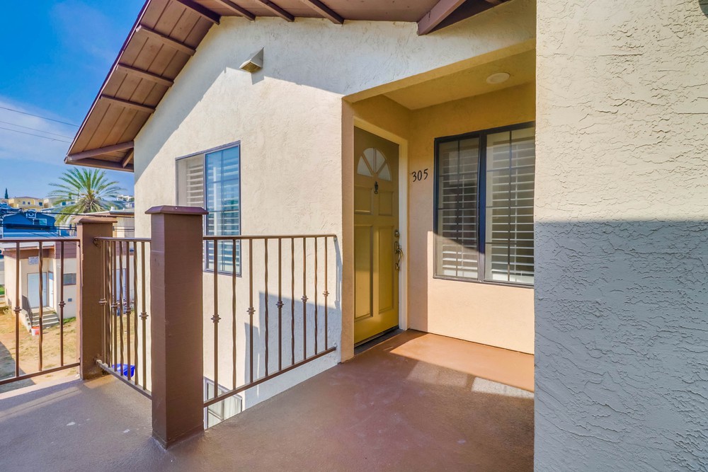 Virtual tour photo 11 of 38 for 2828 Famosa Blvd UNIT 305
