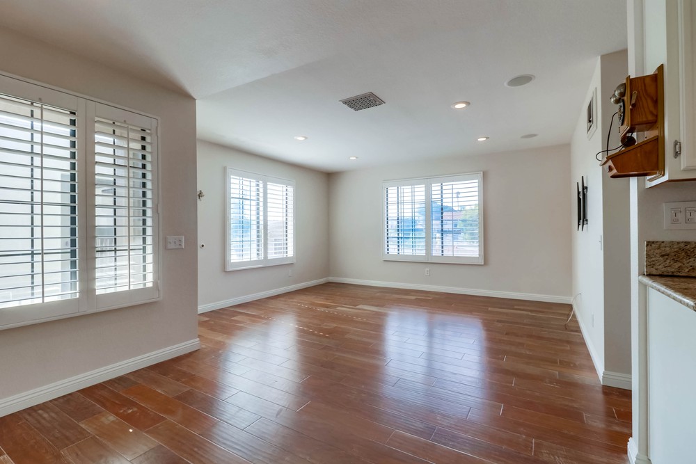 Virtual tour photo 16 of 38 for 2828 Famosa Blvd UNIT 305