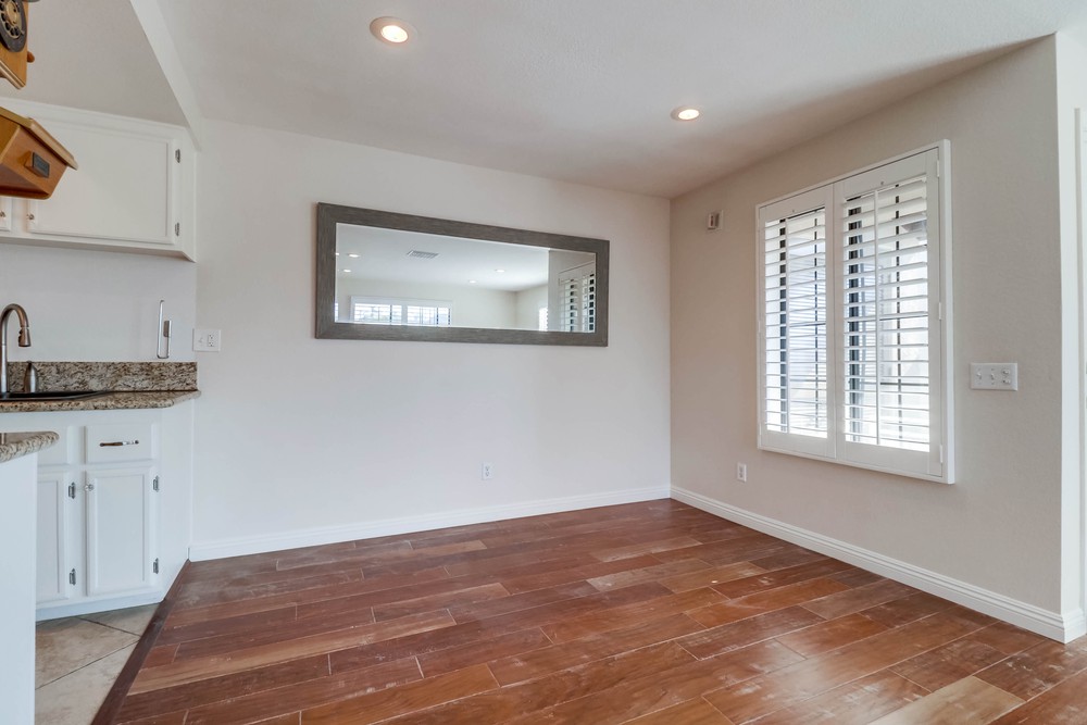 Virtual tour photo 18 of 38 for 2828 Famosa Blvd UNIT 305