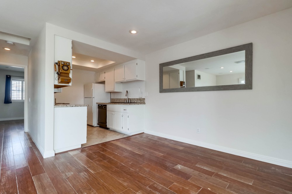 Virtual tour photo 19 of 38 for 2828 Famosa Blvd UNIT 305