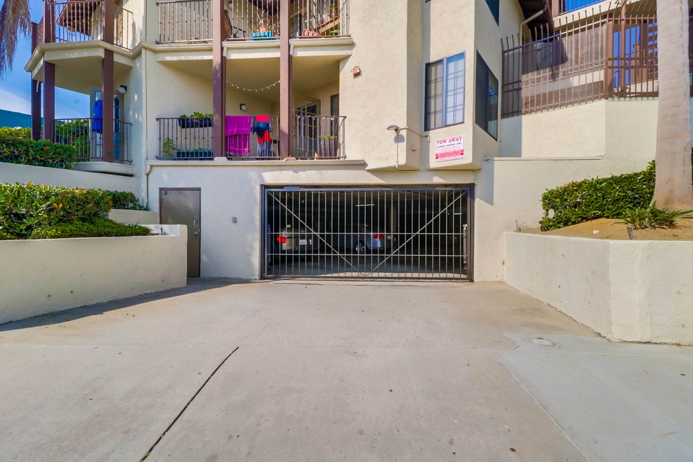 Virtual tour photo 36 of 38 for 2828 Famosa Blvd UNIT 305