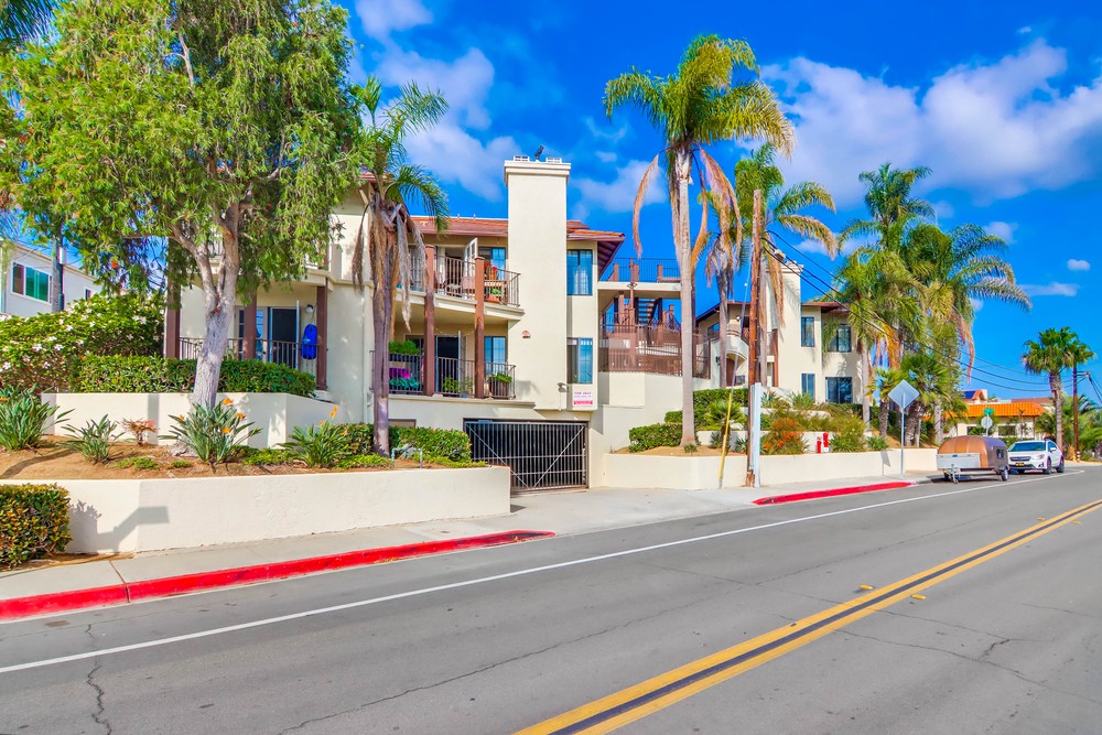 Virtual tour photo 4 of 50 for 2828 Famosa Blvd