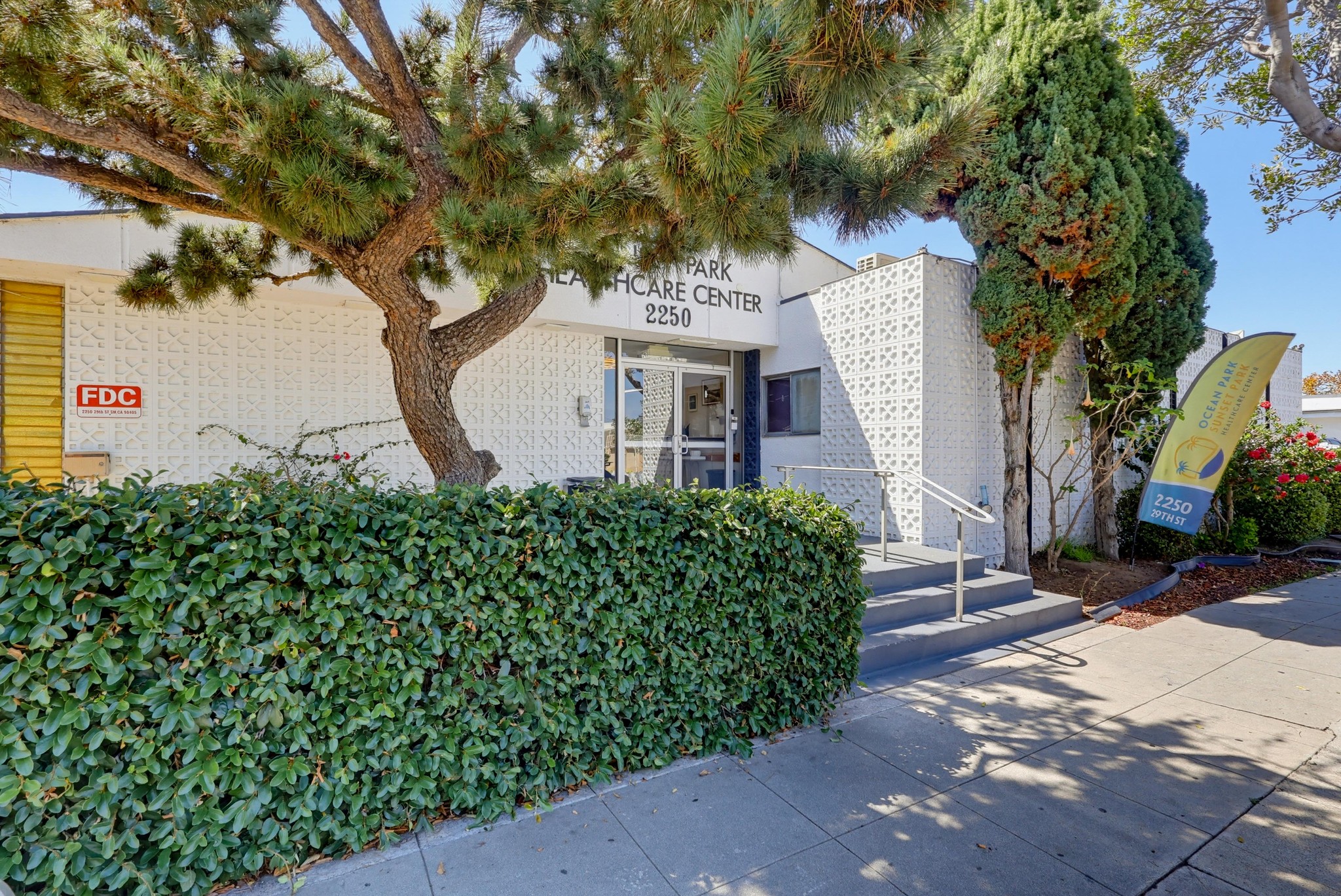 Virtual tour photo 1 of 35 for 2828 Pico Blvd