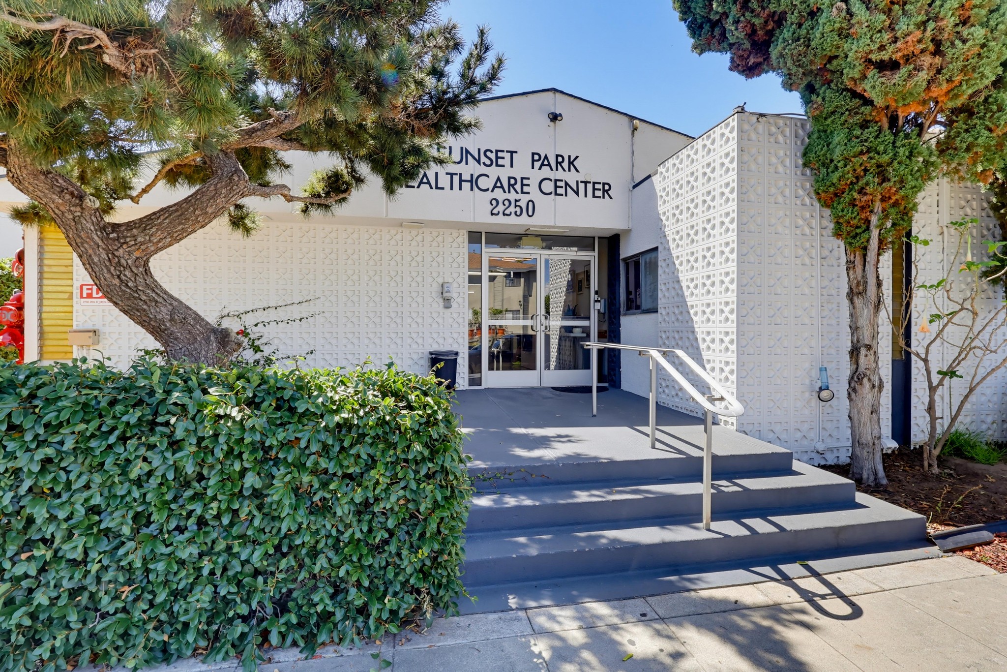 Virtual tour photo 3 of 35 for 2828 Pico Blvd