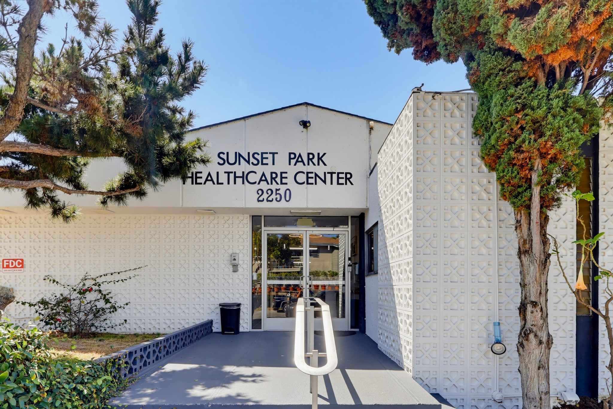 Virtual tour photo 4 of 35 for 2828 Pico Blvd