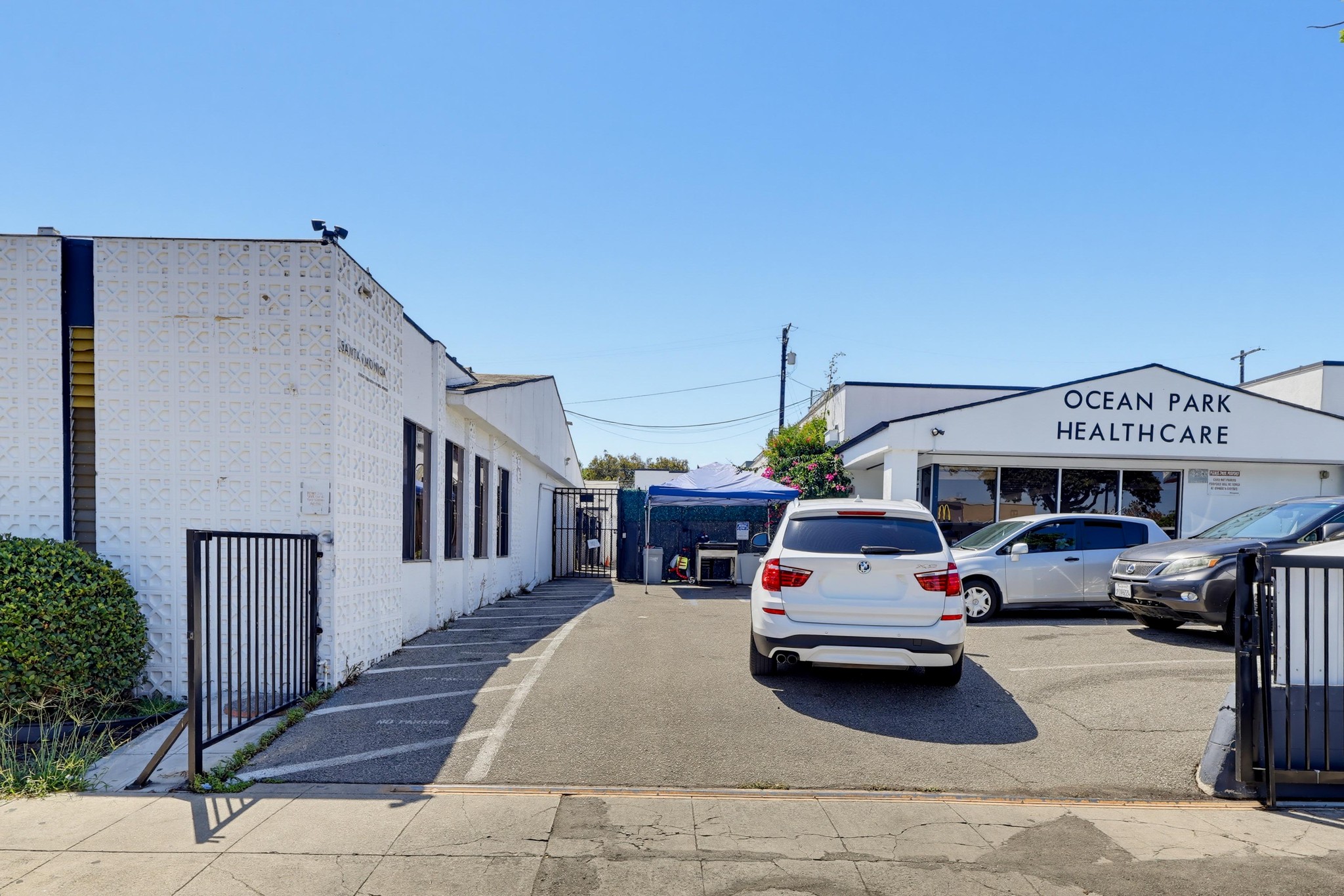 Virtual tour photo 34 of 35 for 2828 Pico Blvd