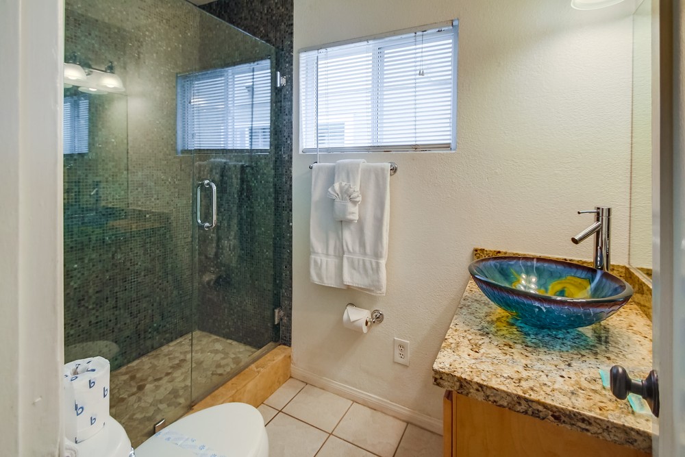 Virtual tour photo 34 of 38 for 2829 Mission Blvd