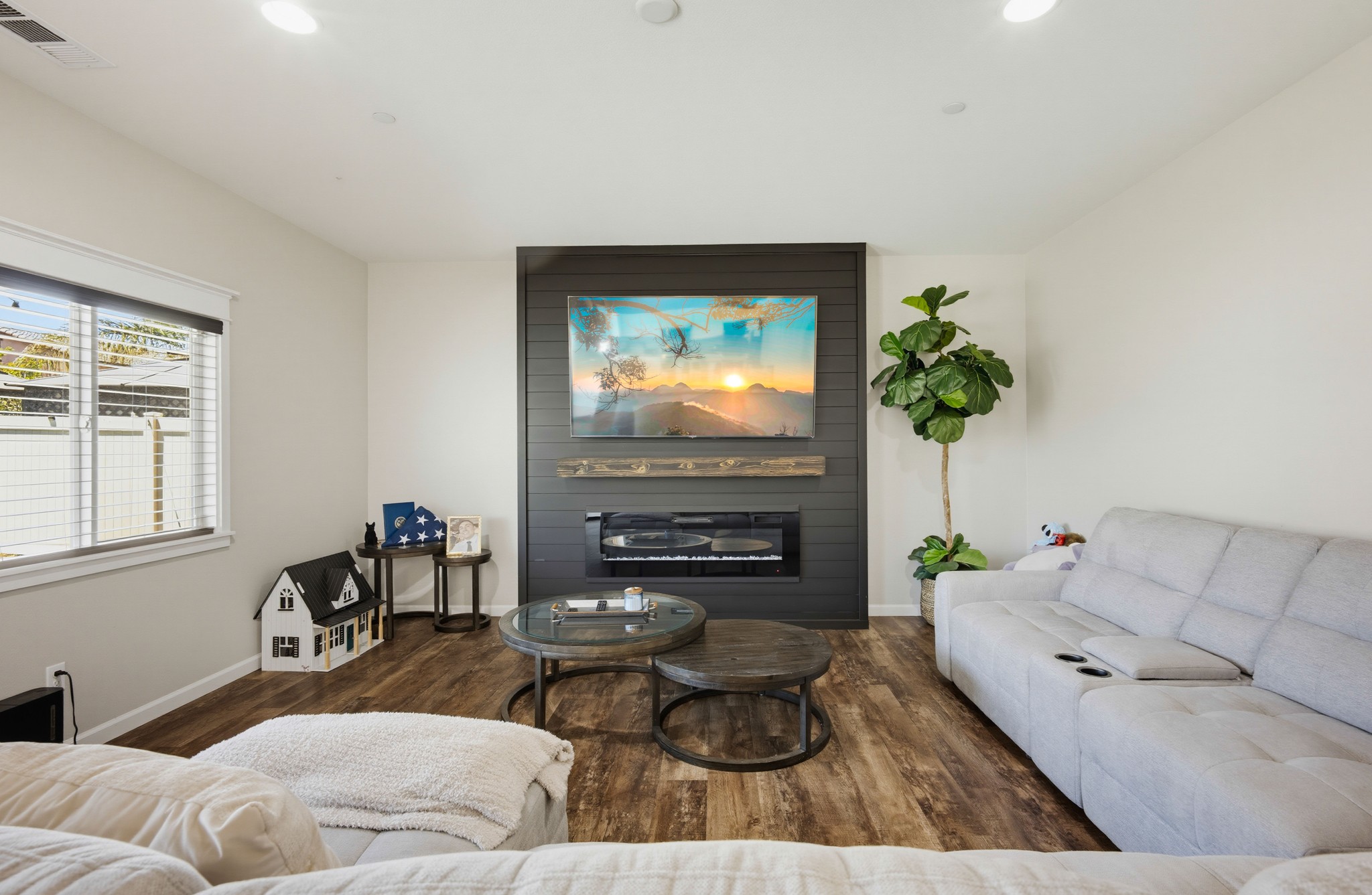 Virtual tour photo 10 of 53 for 28347 Merced Ranch Ct