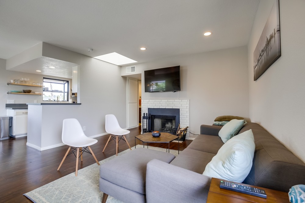 Virtual tour photo 10 of 37 for 2835 C St #6