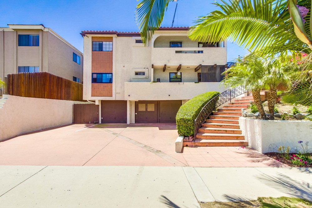 Virtual tour photo 1 of 44 for 2835 C St UNIT 9