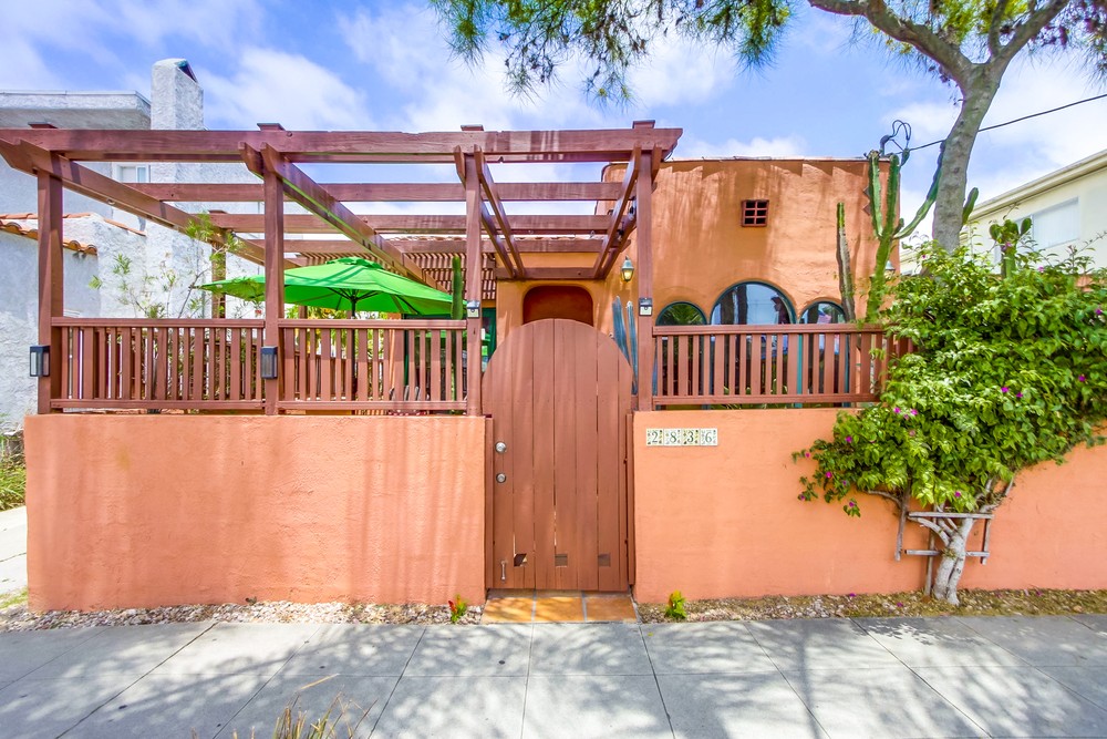Virtual tour photo 1 of 44 for 2836 Lincoln Ave