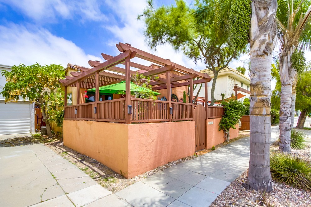 Virtual tour photo 3 of 44 for 2836 Lincoln Ave