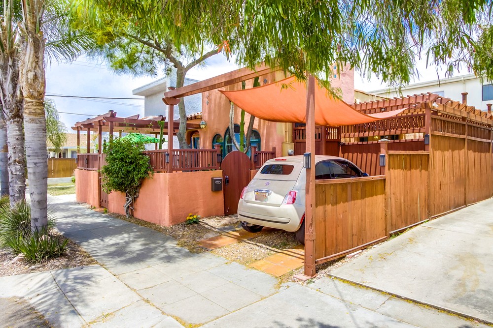 Virtual tour photo 4 of 44 for 2836 Lincoln Ave